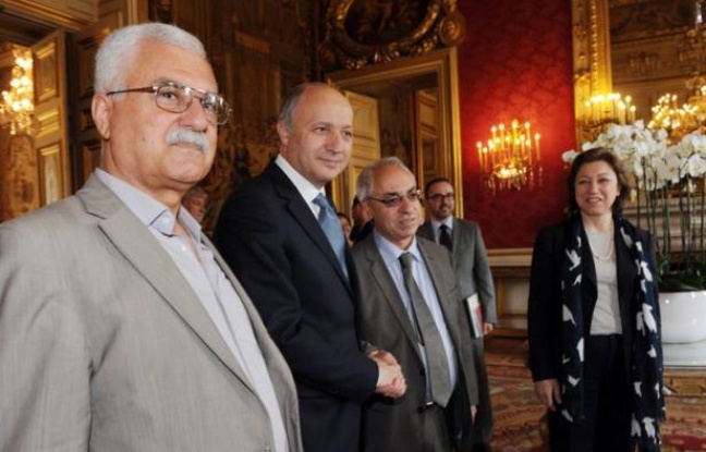 Le vétéran de l'opposition syrienne Georges Sabra, un ancien communiste, a été élu vendredi soir président du Conseil national syrien (CNS), principale composante de l'opposition, selon une journaliste de l'AFP. Le vétéran de l'opposition syrienne Georges Sabra, un ancien communiste, a été élu vendredi soir président du Conseil national syrien (CNS), principale composante de l'opposition, selon une journaliste de l'AFP.