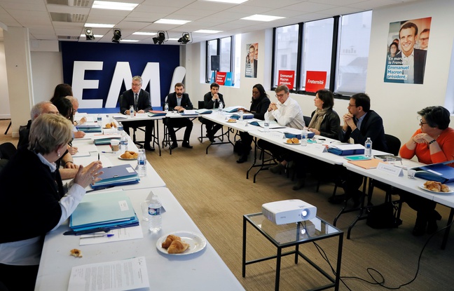 Jean-Paul Delevoye, le président de la Commission d'investiture aux législatives pour le mouvement En marche! en réunion le 25 février 2017 à Paris.
Jean-Paul Delevoye, le président de la Commission d'investiture aux législatives pour le mouvement En marche! en réunion le 25 février 2017 à Paris.