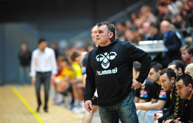 Philippe Gardent pendant la rencontre de championnat entre Chambéry et Toulouse, au Palais des Sports de Toulouse, le 2 mars 2011. Philippe Gardent pendant la rencontre de championnat entre Chambéry et Toulouse, au Palais des Sports de Toulouse, le 2 mars 2011.