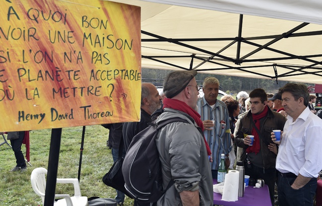 Jean-Luc Mélenchon à la manifestation contre le barrage dans le Tarn, le 25 octobre 2014. Jean-Luc Mélenchon à la manifestation contre le barrage dans le Tarn, le 25 octobre 2014.