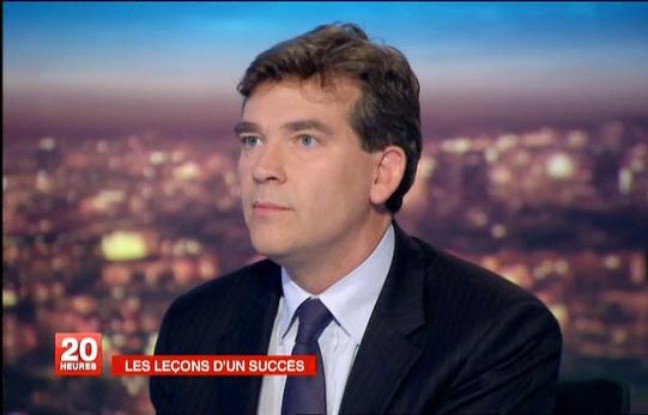 Arnaud Montebourg, le 10 octobre 2011, sur le plateau du JT de France 2. Arnaud Montebourg, le 10 octobre 2011, sur le plateau du JT de France 2.