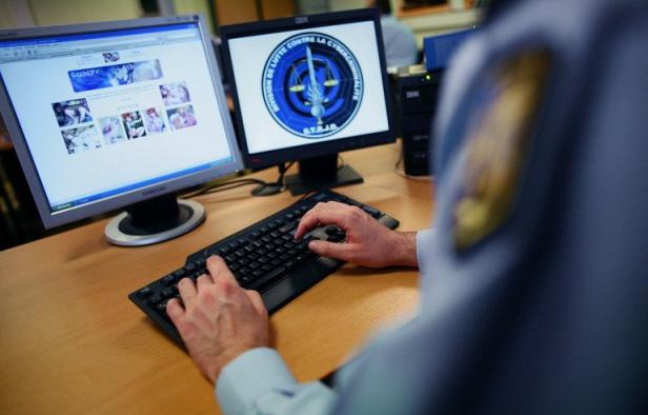 Une centaine de personnes ont été interpellées et entendues en qualité de témoin jeudi, sur l'ensemble de la France, dans le cadre d'une vaste opération anti-pornographie sur internet, qui s'étend également à l'étranger, a-t-on appris vendredi de source proche de l'enquête. Une centaine de personnes ont été interpellées et entendues en qualité de témoin jeudi, sur l'ensemble de la France, dans le cadre d'une vaste opération anti-pornographie sur internet, qui s'étend également à l'étranger, a-t-on appris vendredi de source proche de l'enquête.