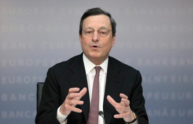 Tous les regards étaient braqués jeudi vers la Banque centrale européenne (BCE), dans l'attente de ce qu'elle pourrait annoncer face à la crise de la zone euro, après les espoirs soulevés la semaine dernière par son président. Tous les regards étaient braqués jeudi vers la Banque centrale européenne (BCE), dans l'attente de ce qu'elle pourrait annoncer face à la crise de la zone euro, après les espoirs soulevés la semaine dernière par son président.