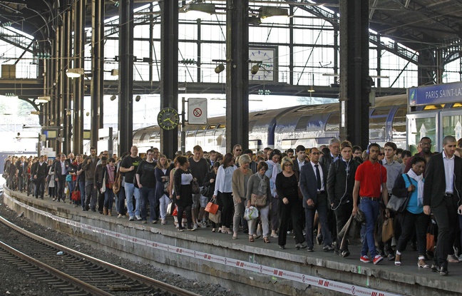 En moyenne, les Franciliens qui prennent le train ou le métro font 1.000 pas de plus par jour que les automobilistes. En moyenne, les Franciliens qui prennent le train ou le métro font 1.000 pas de plus par jour que les automobilistes.