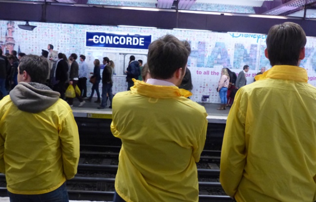 Génération identitaire était sur les quais du métro parisien vendredi 9 mai 2014 pour une «opération de sécurisation». Génération identitaire était sur les quais du métro parisien vendredi 9 mai 2014 pour une «opération de sécurisation».