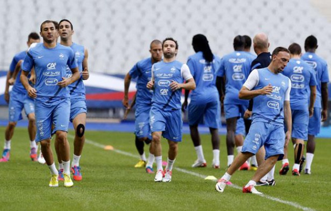 Les Bleus lors de leur dernier entraînement avant d'affronter la Biélorussie, le 10 septembre 2012 à Paris. Les Bleus lors de leur dernier entraînement avant d'affronter la Biélorussie, le 10 septembre 2012 à Paris.