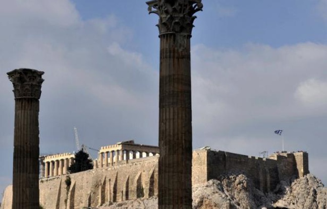 "Akropolis Adieu". Ce n'est pas seulement le titre d'une chanson de Mireille Mathieu, c'est aussi lundi la couverture du prestigieux hebdomadaire allemand Spiegel, illustrée par un temple grec délabré et les débris d'une pièce d'un euro. "Akropolis Adieu". Ce n'est pas seulement le titre d'une chanson de Mireille Mathieu, c'est aussi lundi la couverture du prestigieux hebdomadaire allemand Spiegel, illustrée par un temple grec délabré et les débris d'une pièce d'un euro.