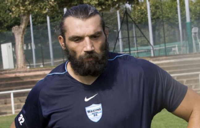 Le rugbyman du Racing Metro, Sébastien Chabal, lors d'un entraînement à la Croix de Berny, le 22 septembre 2009. Le rugbyman du Racing Metro, Sébastien Chabal, lors d'un entraînement à la Croix de Berny, le 22 septembre 2009.