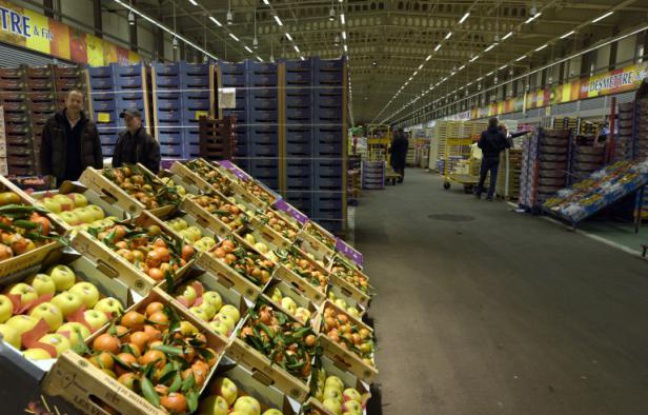 Le rayon fruits et légumes du marché de Rungis, le 19 novembre 2015, au sud de Paris Le rayon fruits et légumes du marché de Rungis, le 19 novembre 2015, au sud de Paris