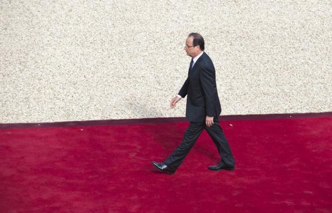 Lors de la passation de pouvoir entre Nicolas Sarkozy et François Hollande le 15 mai 2012. Lors de la passation de pouvoir entre Nicolas Sarkozy et François Hollande le 15 mai 2012.