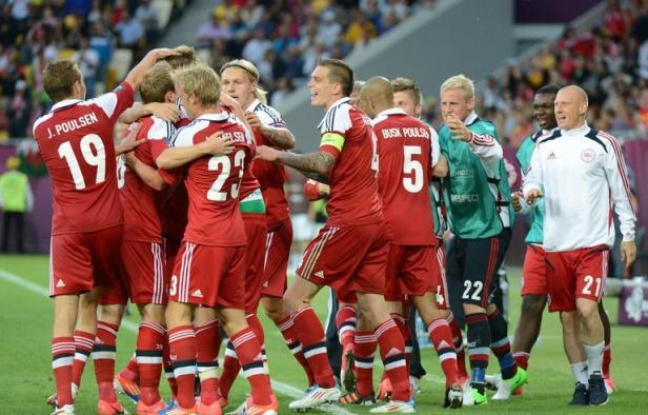 Le Danemark veut croire en ses chances de qualification pour les quarts de finale de l'Euro-2012, avant d'affronter l'ogre allemand, qui a déjà croqué le Portugal et les Pays-Bas, dimanche à Lviv (Ukraine), dans le groupe B. Le Danemark veut croire en ses chances de qualification pour les quarts de finale de l'Euro-2012, avant d'affronter l'ogre allemand, qui a déjà croqué le Portugal et les Pays-Bas, dimanche à Lviv (Ukraine), dans le groupe B.