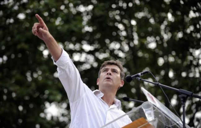 Arnaud Montebourg et Marisol Touraine ont défendu dimanche lors de la traditionnelle Fête de la Rose les 100 jours de François Hollande - par ailleurs sévèrement épinglés par Jean-Luc Mélenchon - en réclamant "cinq années pleines" pour accomplir le "changement". Arnaud Montebourg et Marisol Touraine ont défendu dimanche lors de la traditionnelle Fête de la Rose les 100 jours de François Hollande - par ailleurs sévèrement épinglés par Jean-Luc Mélenchon - en réclamant "cinq années pleines" pour accomplir le "changement".