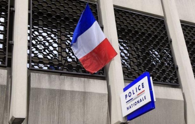 Cinq collégiens de 14 à 16 ans ont été placés en détention, soupçonnés d'avoir violé à Saint-Denis (Seine-Saint-Denis) une élève du même établissement âgée de 13 ans, avec la complicité de deux adolescentes, dont l'une a également été écrouée. Cinq collégiens de 14 à 16 ans ont été placés en détention, soupçonnés d'avoir violé à Saint-Denis (Seine-Saint-Denis) une élève du même établissement âgée de 13 ans, avec la complicité de deux adolescentes, dont l'une a également été écrouée.