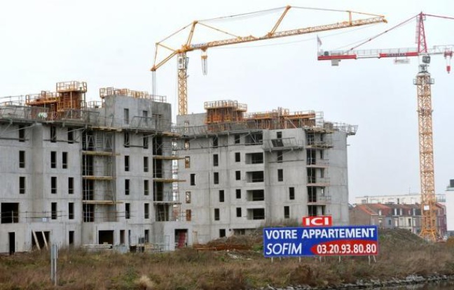 Le secteur du bâtiment, "en situation d'urgence", prévoit la perte de quelque 35.000 emplois en 2012, a affirmé Bertrand Sablier, délégué général de la Fédération française du bâtiment (FFB), vendredi à Montpellier. Le secteur du bâtiment, "en situation d'urgence", prévoit la perte de quelque 35.000 emplois en 2012, a affirmé Bertrand Sablier, délégué général de la Fédération française du bâtiment (FFB), vendredi à Montpellier.