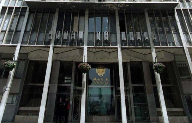 La mairie de Toulon (Var) en 1998. La mairie de Toulon (Var) en 1998.