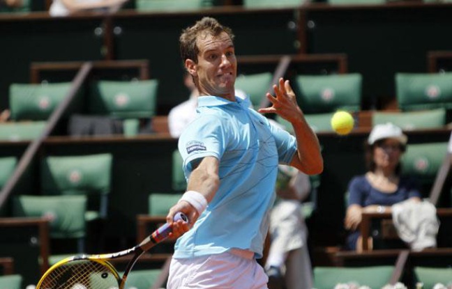 Le tennisman Richard Gasquet, lors de sa victoire à Roland-Garros, le 29 mai contre Jurgen Zopp. Le tennisman Richard Gasquet, lors de sa victoire à Roland-Garros, le 29 mai contre Jurgen Zopp.