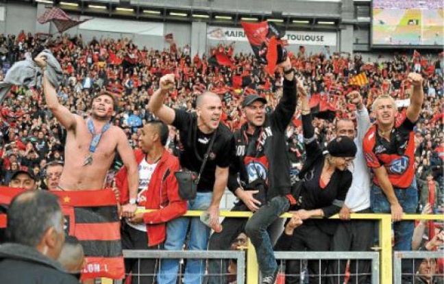 Près de 5 000, dimanche, au stadium de Toulouse, les supporters varois préparent le déplacement vers Paris. Près de 5 000, dimanche, au stadium de Toulouse, les supporters varois préparent le déplacement vers Paris.