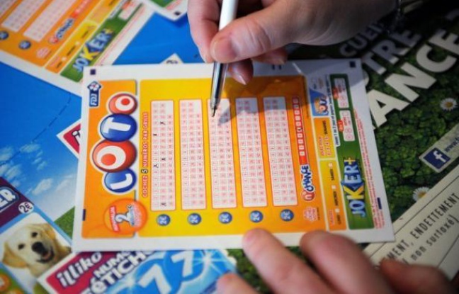 Loin de leurs points de vente habituels, les Français jouent moins au Loto ou au Banco pendant les vacances mais feront une exception notable vendredi, troisième et dernier vendredi 13 de 2012. Loin de leurs points de vente habituels, les Français jouent moins au Loto ou au Banco pendant les vacances mais feront une exception notable vendredi, troisième et dernier vendredi 13 de 2012.