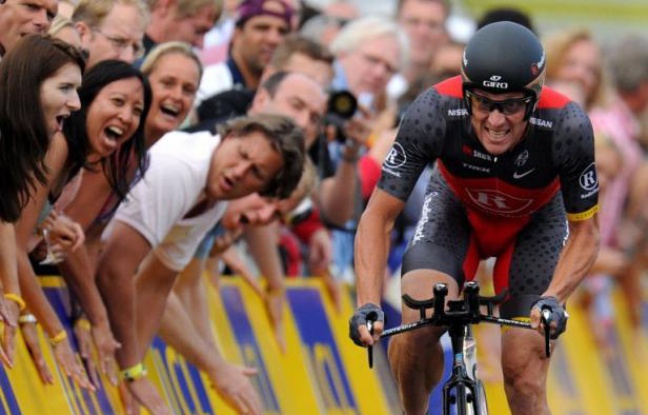 Lance Armstrong, radié à vie et déchu de ses sept victoires dans le Tour de France par l'Agence américaine antidopage (Usada), était "prévenu avant tous les contrôles", assure samedi le conseiller scientifique de l'Agence française de lutte contre le dopage dans Le Monde. Lance Armstrong, radié à vie et déchu de ses sept victoires dans le Tour de France par l'Agence américaine antidopage (Usada), était "prévenu avant tous les contrôles", assure samedi le conseiller scientifique de l'Agence française de lutte contre le dopage dans Le Monde.
