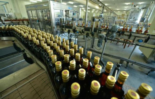 Une usine de rhum Havana Club, à San Jose de las Lajas, à Cuba, le 22 novembre 2013 Une usine de rhum Havana Club, à San Jose de las Lajas, à Cuba, le 22 novembre 2013
