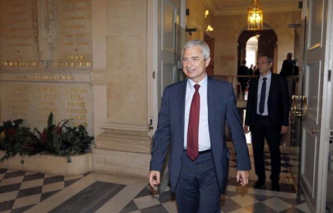Le député socialiste de Seine-Saint-Denis Claude Bartolone a été élu jeudi par les socialistes comme leur candidat à la présidence de l'Assemblée nationale, assuré d'être élu au perchoir grâce à la majorité dont dispose le PS dans l'hémicycle. Le député socialiste de Seine-Saint-Denis Claude Bartolone a été élu jeudi par les socialistes comme leur candidat à la présidence de l'Assemblée nationale, assuré d'être élu au perchoir grâce à la majorité dont dispose le PS dans l'hémicycle.