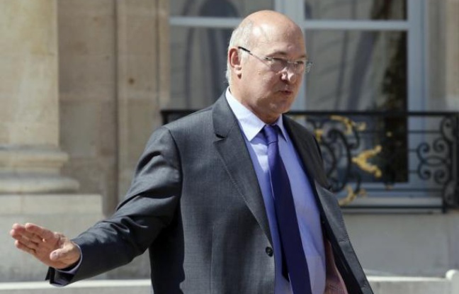 Le ministre du Travail, Michel Sapin, a indiqué jeudi sur LCI qu'une hausse de la rémunération des heures supplémentaires pourrait être une contrepartie possible à la fin des avantages consentis aux heures supplémentaires. Le ministre du Travail, Michel Sapin, a indiqué jeudi sur LCI qu'une hausse de la rémunération des heures supplémentaires pourrait être une contrepartie possible à la fin des avantages consentis aux heures supplémentaires.