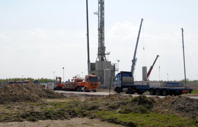 Tiraillée entre préoccupations écologistes et intérêts économiques, l'Allemagne avance sur la pointe des pieds sur le sujet de la fracturation hydraulique, méthode d'extraction controversée qui pourrait lui permettre d'exploiter ses ressources en gaz de schiste. Tiraillée entre préoccupations écologistes et intérêts économiques, l'Allemagne avance sur la pointe des pieds sur le sujet de la fracturation hydraulique, méthode d'extraction controversée qui pourrait lui permettre d'exploiter ses ressources en gaz de schiste.