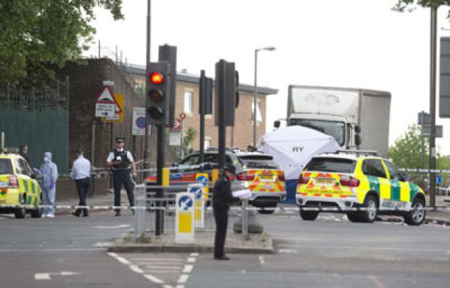 Scène du drame à Woolwich, dans le sud-est de Londres, le 22 mai 2013. Scène du drame à Woolwich, dans le sud-est de Londres, le 22 mai 2013.