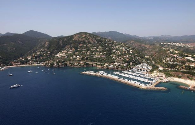 Sur la Côté d'Azur, comme ici à Mandelieu-la-Napoule, 78% des professionnels sont satisfaits de la fréquentation malgré une légère baisse ressentie par rapport à 2011. Sur la Côté d'Azur, comme ici à Mandelieu-la-Napoule, 78% des professionnels sont satisfaits de la fréquentation malgré une légère baisse ressentie par rapport à 2011.