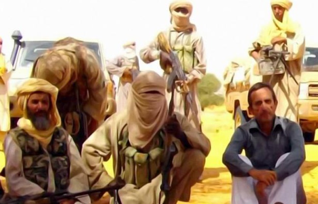 Un site mauritanien d'informations en ligne, Sahara Medias, a publié une vidéo montrant séparément quatre des six otages français détenus dans le Sahel par Al-Qaïda, tournée le 29 août selon un des otages, qui appellent tous à négocier pour leur libération. Un site mauritanien d'informations en ligne, Sahara Medias, a publié une vidéo montrant séparément quatre des six otages français détenus dans le Sahel par Al-Qaïda, tournée le 29 août selon un des otages, qui appellent tous à négocier pour leur libération.