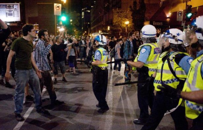 Un important dispositif policier a été déployé dimanche sous un soleil de plomb à Montréal où s'est tenu sans encombre le Grand Prix de Formule 1 que les étudiants québécois opposés à l'augmentation annoncée des frais de scolarité menaçaient de perturber. Un important dispositif policier a été déployé dimanche sous un soleil de plomb à Montréal où s'est tenu sans encombre le Grand Prix de Formule 1 que les étudiants québécois opposés à l'augmentation annoncée des frais de scolarité menaçaient de perturber.