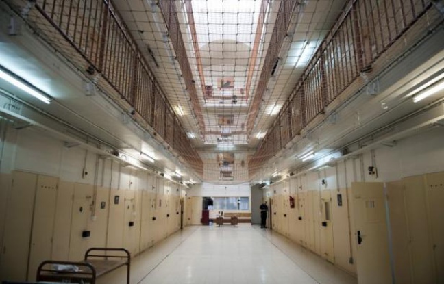 Une entreprise reconnue "employeur" d'une détenue, des indemnités versées pour son "licenciement" en prison: le droit du travail se fraie un chemin en détention grâce à une décision originale des prud'hommes dont la portée reste à confirmer. Une entreprise reconnue "employeur" d'une détenue, des indemnités versées pour son "licenciement" en prison: le droit du travail se fraie un chemin en détention grâce à une décision originale des prud'hommes dont la portée reste à confirmer.