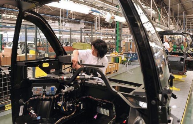Les secteurs principalement marchands ont créé 18.300 emplois au 1er trimestre 2012 (+0,1% par rapport au trimestre précédent) après en avoir détruit 8.100 au 4e trimestre 2011, selon des chiffres révisés de l'Insee publiés mardi. Les secteurs principalement marchands ont créé 18.300 emplois au 1er trimestre 2012 (+0,1% par rapport au trimestre précédent) après en avoir détruit 8.100 au 4e trimestre 2011, selon des chiffres révisés de l'Insee publiés mardi.
