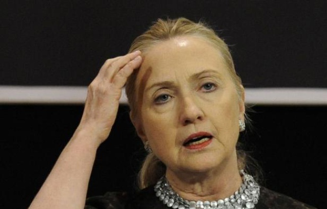 La secrétaire d'Etat américaine Hillary Clinton a été hospitalisée après avoir subi une thrombose (caillot sanguin) consécutive à une commotion cérébrale il y a deux semaines. La secrétaire d'Etat américaine Hillary Clinton a été hospitalisée après avoir subi une thrombose (caillot sanguin) consécutive à une commotion cérébrale il y a deux semaines.