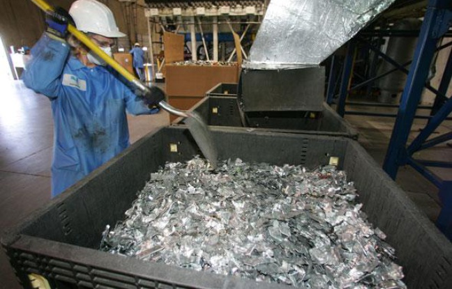 Usine de recyclage de Hewlett-Packard: les plastiques sont séparés des métaux. Usine de recyclage de Hewlett-Packard: les plastiques sont séparés des métaux.