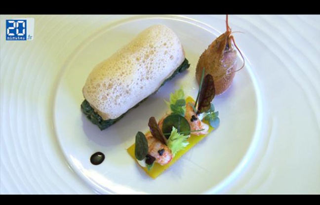 Une assiette d'omble chevalier, écrevisses et caviar au menu du réveillon du 31 décembre 2012 au Café de la Paix, à Paris. Une assiette d'omble chevalier, écrevisses et caviar au menu du réveillon du 31 décembre 2012 au Café de la Paix, à Paris.
