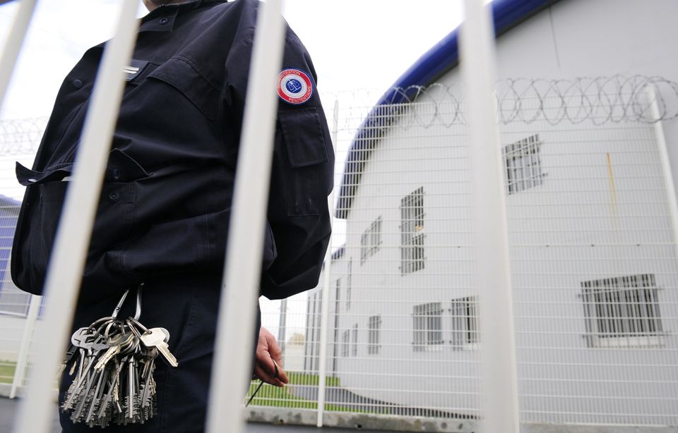 Un surveillant, ici à la prison de Vezin-le-Coquet, près de Rennes.