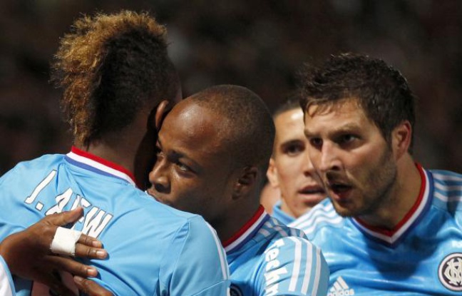 les Marseillais félicitent Jordan Ayew après son but à Nancy, le 16 septembre 2012. les Marseillais félicitent Jordan Ayew après son but à Nancy, le 16 septembre 2012.