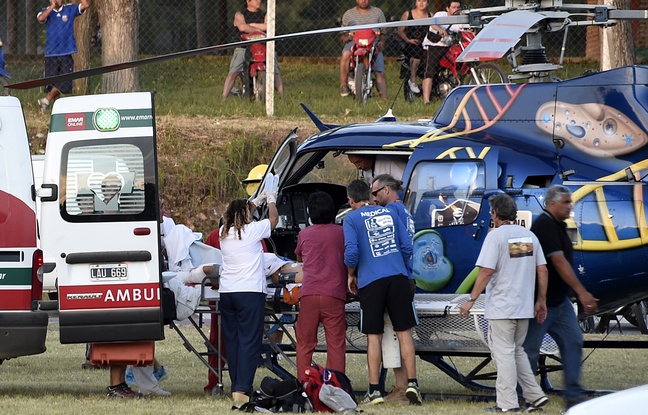 Les secours lors de l'accident sur le Dakar, le 2 janvier 2016, en Argentine. Les secours lors de l'accident sur le Dakar, le 2 janvier 2016, en Argentine.