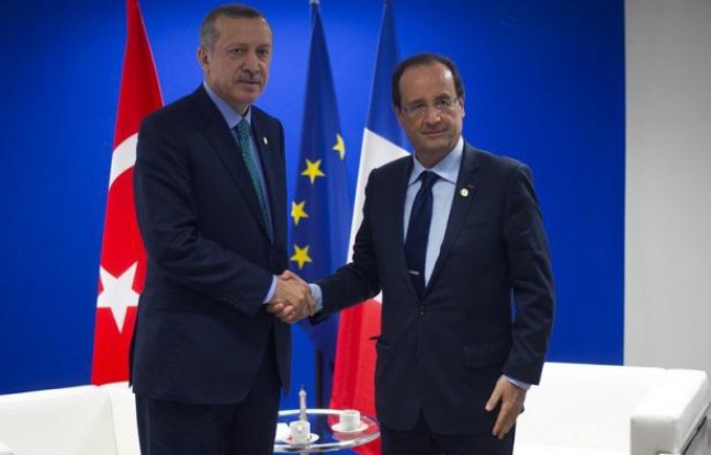 La Turquie a annoncé la levée de sanctions contre la France à propos de la question du génocide arménien, manifestant sa volonté de tourner la page des mauvaises relations bilatérales qui avaient marqué le quinquennat de Nicolas Sarkozy. La Turquie a annoncé la levée de sanctions contre la France à propos de la question du génocide arménien, manifestant sa volonté de tourner la page des mauvaises relations bilatérales qui avaient marqué le quinquennat de Nicolas Sarkozy.