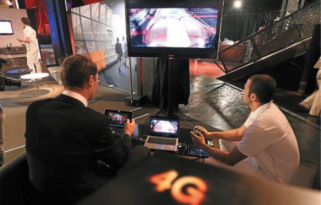 Les offres commerciales 4G Orange pourraient être lancées début 2013. Les offres commerciales 4G Orange pourraient être lancées début 2013.