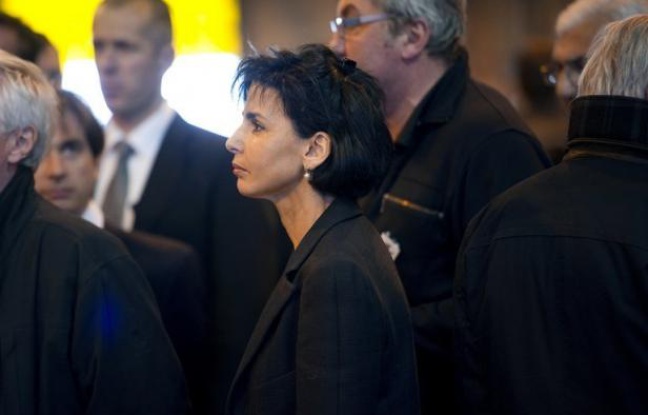 L'ex-ministre UMP Rachida Dati a rejeté mercredi l'hypothèse d'un "ticket d'union" Fillon-Copé à la tête du parti, un scénario avancé par certains dans le camp de l'ex-Premier ministre, en jugeant que "la politique à l'ancienne, c'est terminé!" L'ex-ministre UMP Rachida Dati a rejeté mercredi l'hypothèse d'un "ticket d'union" Fillon-Copé à la tête du parti, un scénario avancé par certains dans le camp de l'ex-Premier ministre, en jugeant que "la politique à l'ancienne, c'est terminé!"