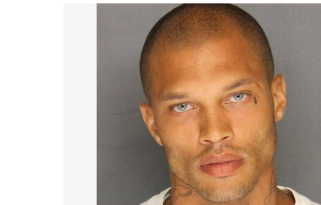 Capture d'écran Facebook de Jeremy Meeks, prisonnier américain qui crée une émeute Capture d'écran Facebook de Jeremy Meeks, prisonnier américain qui crée une émeute