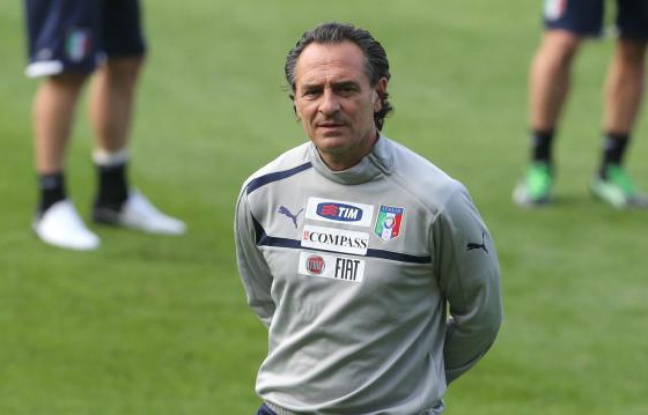 Césare Prandelli, le 6 juin 2012 à Cracovie. Césare Prandelli, le 6 juin 2012 à Cracovie.