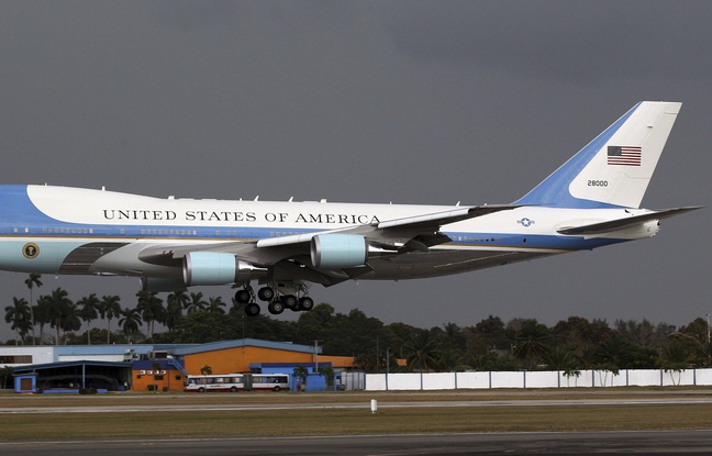 L'avion présidentiel américain se pose à La Havane, le 20 mars 2016. L'avion présidentiel américain se pose à La Havane, le 20 mars 2016.