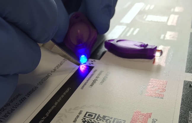 Insertion d'un tag en nanoparticules dans une carte plastifiée. Insertion d'un tag en nanoparticules dans une carte plastifiée.