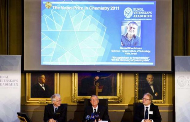L'académie royale des sciences de Suède a décerné le prix Nobel de chimie à l'Isréalien Daniel Shechtman le 5 octobre 2011, pour sa découverte des quasicristaux. L'académie royale des sciences de Suède a décerné le prix Nobel de chimie à l'Isréalien Daniel Shechtman le 5 octobre 2011, pour sa découverte des quasicristaux.