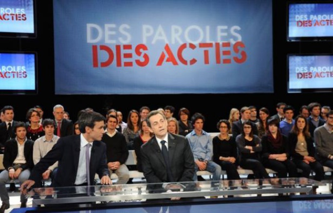 David Pujadas et Nicolas Sarkozy sur le plateau de «Des paroles et des actes», sur France 2, le 6 mars 2012. David Pujadas et Nicolas Sarkozy sur le plateau de «Des paroles et des actes», sur France 2, le 6 mars 2012.