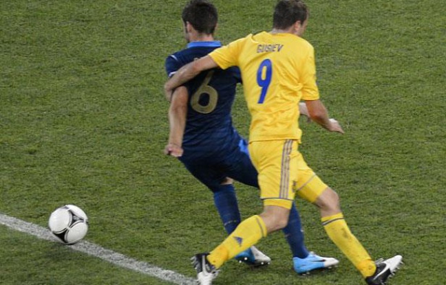 Yohan Cabaye face à l'Ukraine, le 15 juin 2012 Yohan Cabaye face à l'Ukraine, le 15 juin 2012