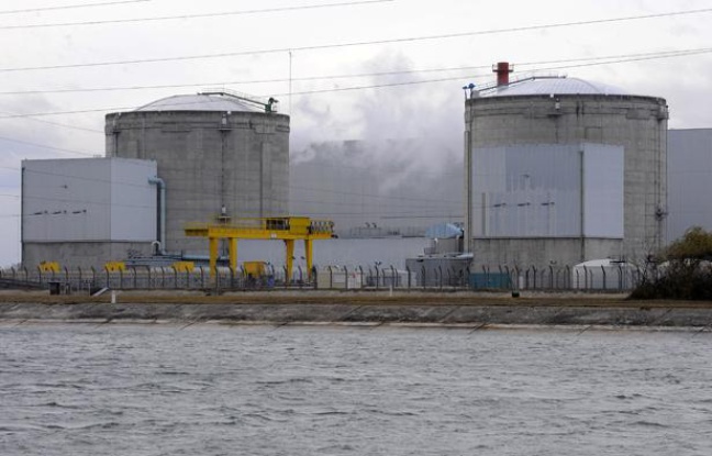 La centrale nucléaire de Fessenheim. La centrale nucléaire de Fessenheim.